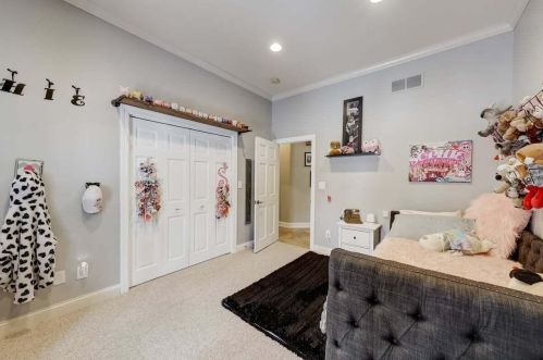 1947 Southwood Trl, West Bend WI  53090-8971 exterior