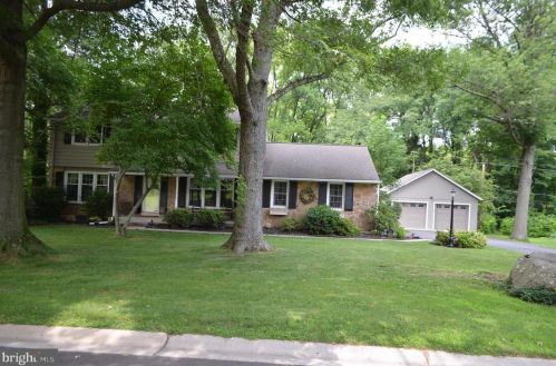2115 Dunhill Dr, Wilmington, DE 19810-4701