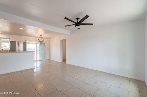 6520 Calle Herculo, Tucson AZ  85710-5620 exterior