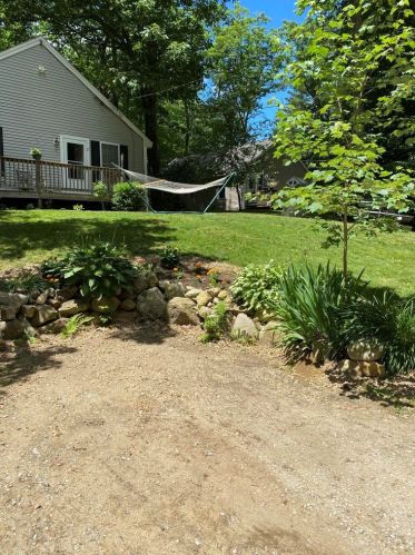 2 Oak St, Northwood, NH 03261-3939