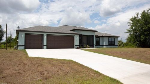 1405 Wells Ave, Lehigh Acres, FL 33972-2705