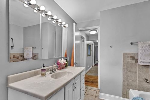 2129 Boulevard, Hartford CT  06107-2612 exterior