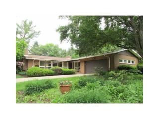 932 Country Club Dr, Greensburg, PA 15601-1202