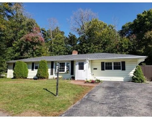 88 Poole Cir, Holbrook, MA 02343-1533