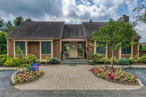 129 Brush Hollow Cres, Rye Brook NY  10573-1630 exterior