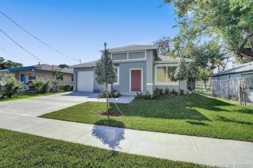 812 Phippen Waiters Rd, Dania Beach, FL 33004-3821