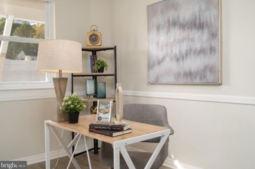 6916 Arlington Blvd, Falls Church VA  22042-1937 exterior