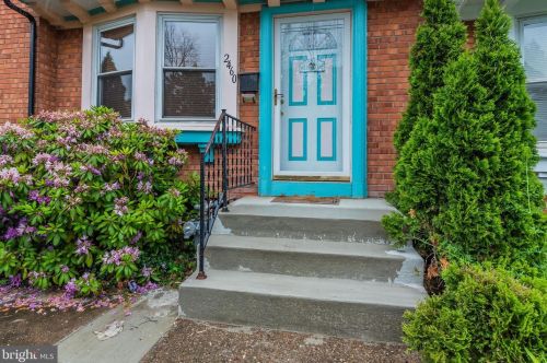 2460 Brookwood St, Harrisburg, PA 17104-2111