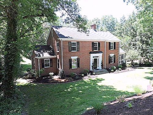 404 Hawthorne Dr, Danville, VA 24541-3518