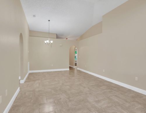 1220 25th Ter, Vero Beach FL 32968-5068 exterior