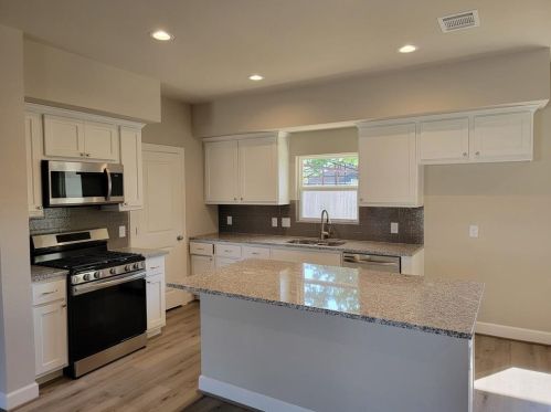 1606 Ladelle St, Dinsmore TX  77488-3428 exterior