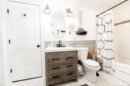 53 Grant St, Milford CT 06460-5310 exterior