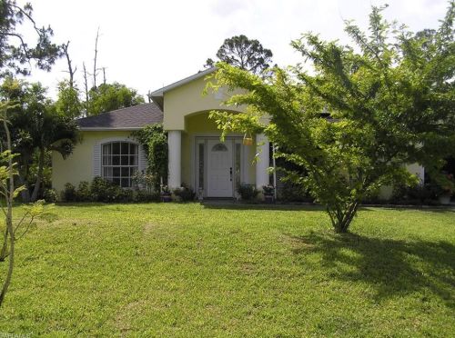 400 Merry Ct, Lehigh Acres, FL 33974-0427