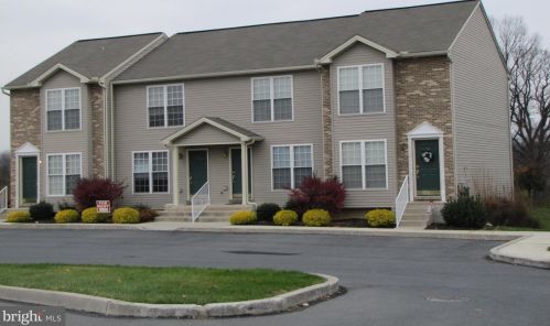 23 Eastwick Ln, Carlisle PA  17015-6904 exterior