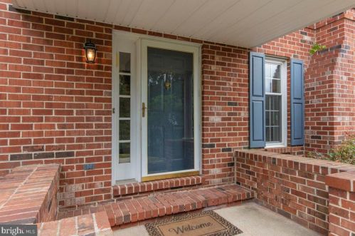290 Liberty Ct, Collegeville, PA 19426-3701