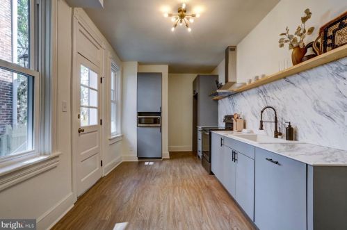 527 Howard Ave, Lancaster PA  17602-4421 exterior