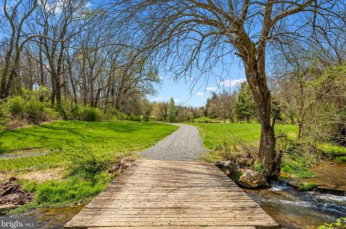 42306 Big Spg Ct, Leesburg VA 20176-6289 exterior