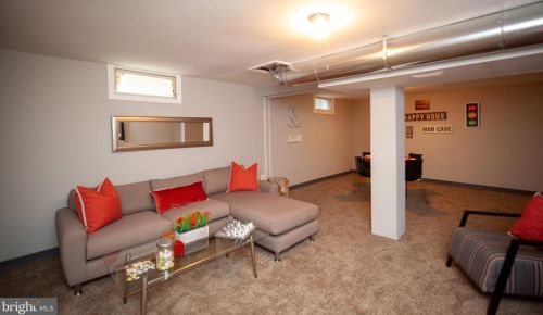 208 Beaver Dr, Gloucester NJ  08031-2902 exterior