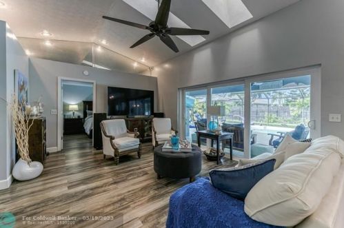 2399 Floresta Dr, Fort Pierce FL  34984-5218 exterior