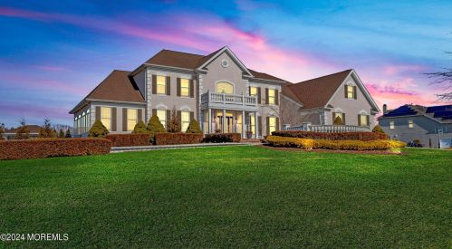 3 Equinox Ln, East Freehold NJ  07728-8652 exterior