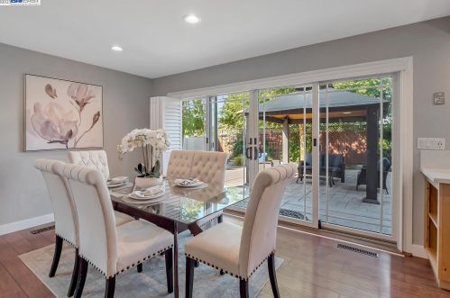 1042 Lomitas Ave, Livermore CA  94550-6436 exterior