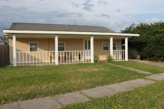 124 Elaine Dr, Westwego, LA 70094-2906