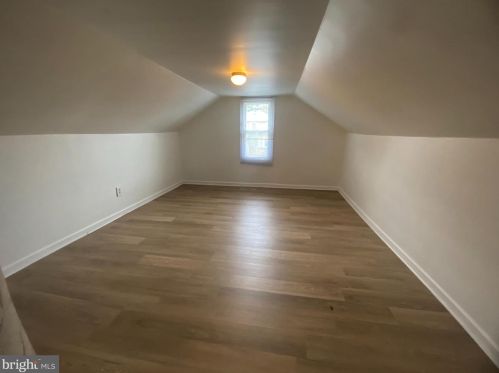 29 Bishop Holw Rd, Newtown Square PA  19073-3211 exterior