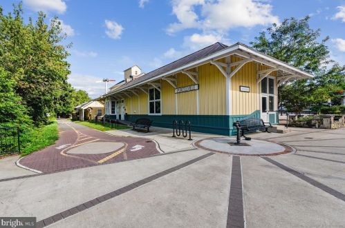 527 Rugby Ct, Purcellville VA  20132-3415 exterior