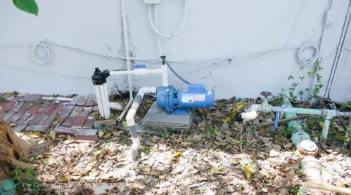 594 5 St, West Palm Beach FL  33404-7402 exterior