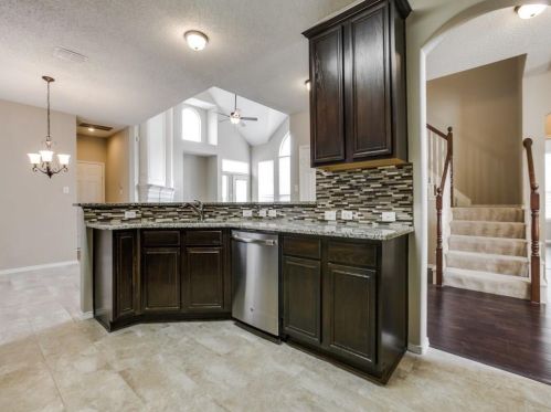 2038 Camelot Dr, Allen TX  75013-3016 exterior