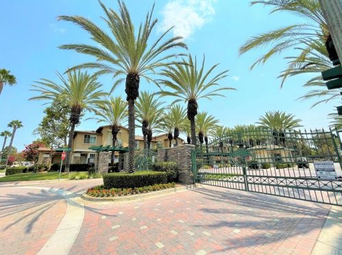 17828 Woodbine Ct, Long Beach, CA 90746-7487