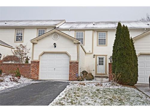 1465 Yorktown Dr, Lawrence, PA 15055-1038