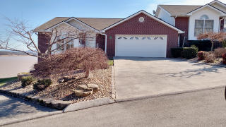 1266 Bennington Way, Dandridge, TN 37725-4869
