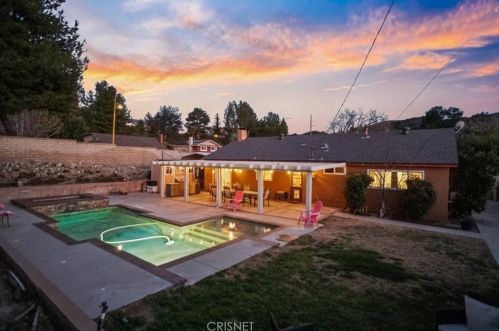23501 Adamsboro Dr, Santa Clarita, CA 91321-3701