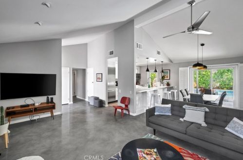 1120 Louise Dr, Palm Springs CA  92262-3209 exterior