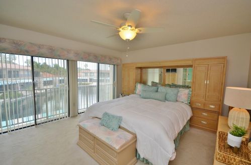 14528 Balgowan Rd, Hialeah FL  33016-6436 exterior
