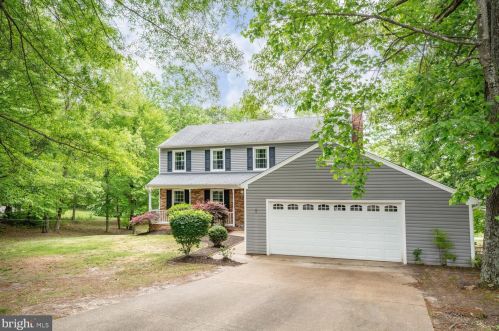 5 Dapple Gray Ct, Fredericksburg, VA 22407-1478
