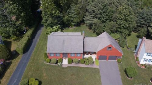 23 Boulder Dr, Bristol, CT 06010-2583