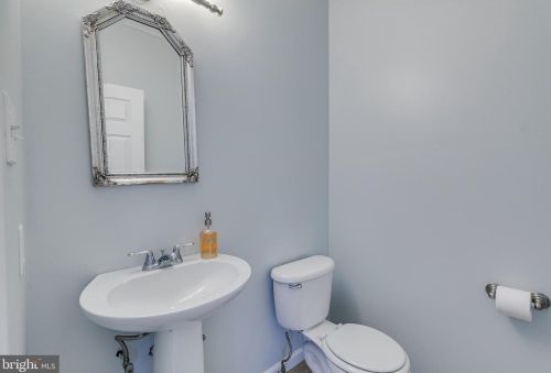 3819 Vincent Dr, Collegeville PA  19426-3058 exterior