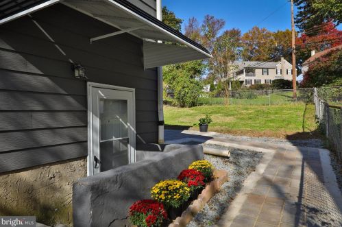 1552 Fitzwatertown Rd, Willow Grove PA  19090-4343 exterior