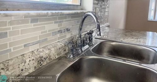37 6th Ave, Dania Beach FL  33004-3262 exterior