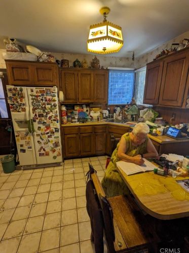 6704 Balboa Ave, Van Nuys CA  91406-4181 exterior