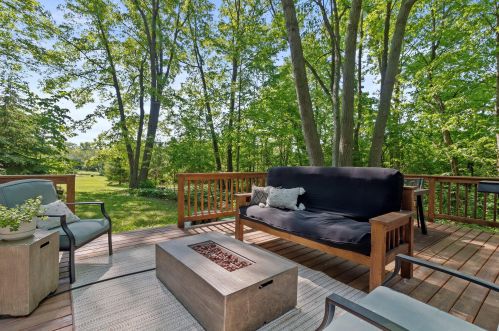 3833 Overlook Dr, Hubertus, WI 53033-9602