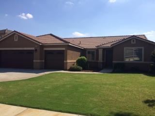 9307 Empire State Dr, Bakersfield, CA 93311-9674
