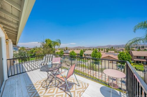 28 Del Brienza, Lake Elsinore CA  92532-0221 exterior