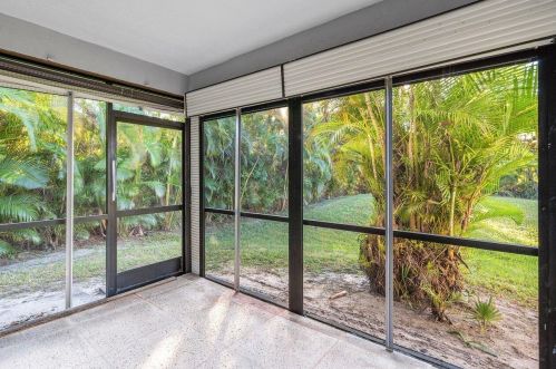 1982 1st Cir, Boynton Beach FL  33435-7261 exterior