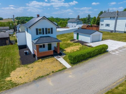 115 Kepple St, Jeannette, PA 15644-1028