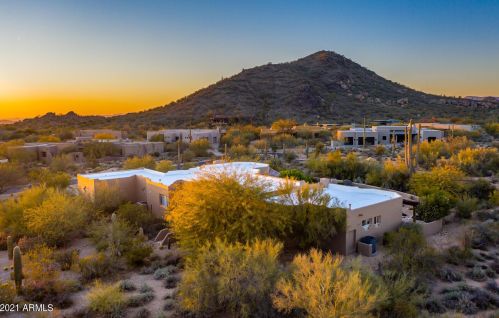 8300 Dixileta Dr, Scottsdale AZ 85266-2273 exterior