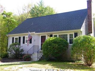 55 Ichabod Rd, Simsbury, CT 06070-2804