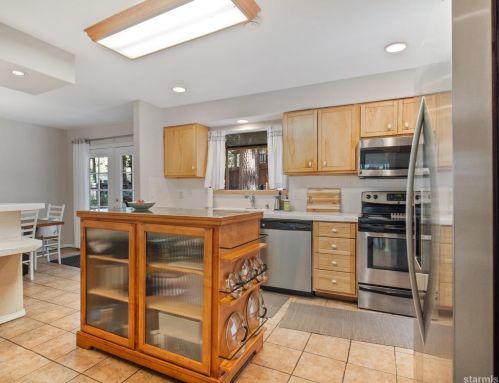 2582 Humboldt St, South Lake Tahoe CA  96150-7227 exterior